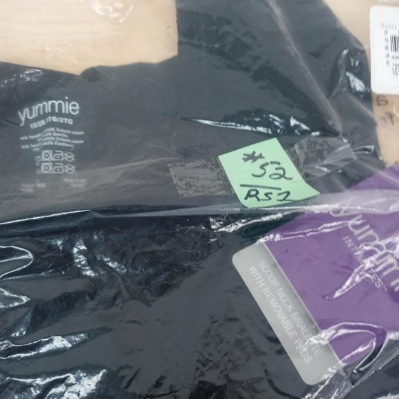 Yummie Tanya Scoop Neck Bra with Removable Pads 1X/2X - Picture 4 of 4